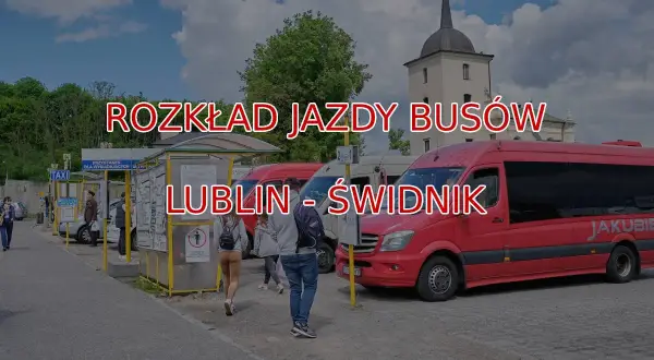 Busy z Lublina do Świdnika czekają na pasażerów. W tle Pałac Kultury i Nauki.