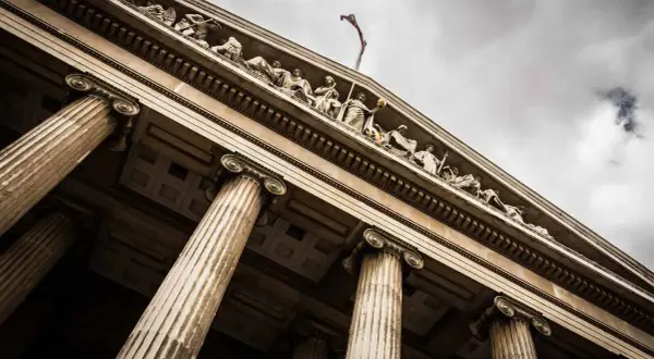 Czym się różni odpis zwykły od zupełnego? Kluczowe informacje dla Ciebie