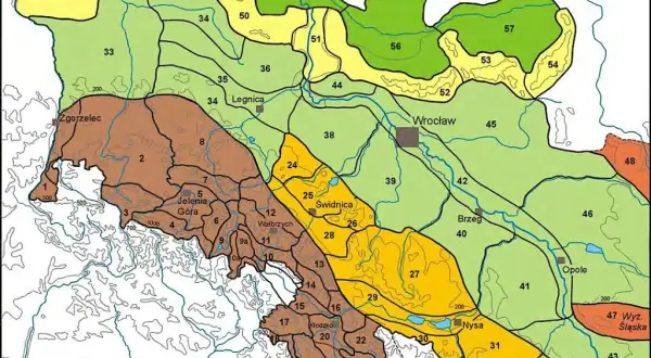 Kompletny słownik geografii turystycznej Sudetów: wszystko o regionie