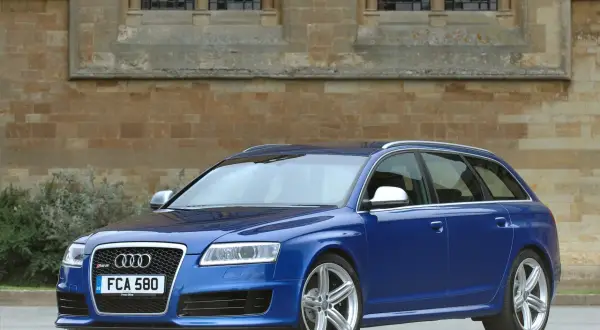 Audi RS6 V10: Potężny Silnik i Oszałamiające Osiągi Superauta