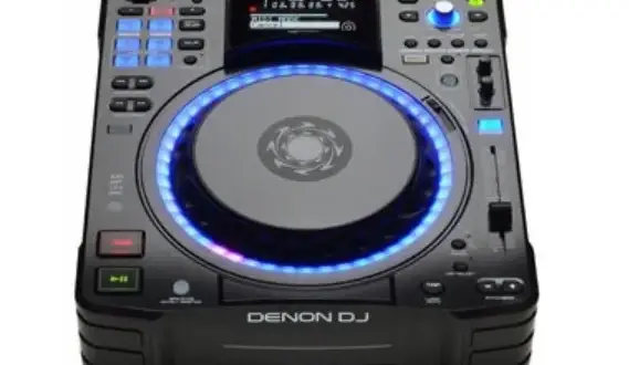 Ile bierze DJ za 18? Sprawdź ceny i co wpływa na koszty