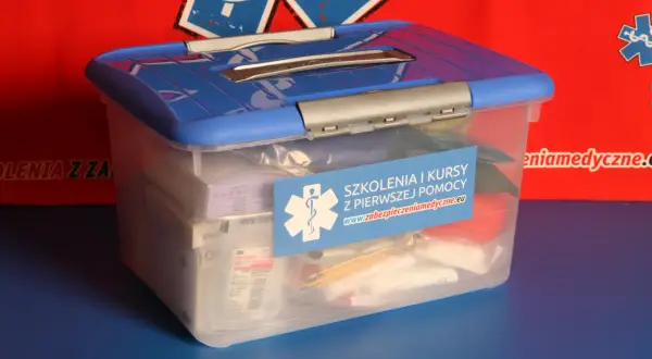 Apteczka pierwszej pomocy: gdzie kupić i jak wybrać idealną?