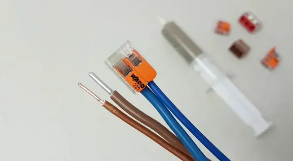 Jak połączyć przewody elektryczne w samochodzie bez ryzyka uszkodzeń