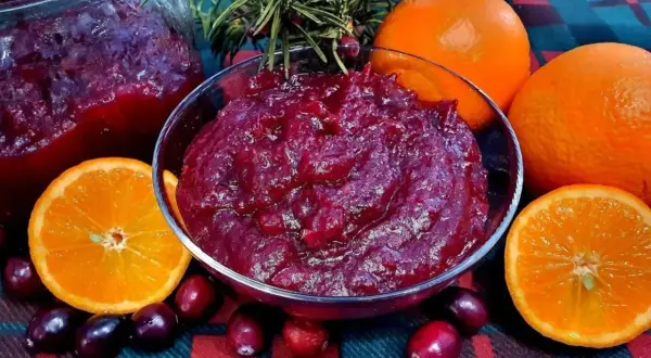 Perfekcyjny sos żurawinowy z suszonej żurawiny: Przepis krok po kroku