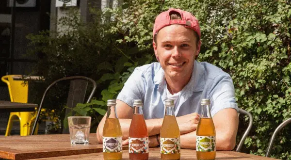 Kombucha: Cukier wróg czy paliwo? Ile go zostaje?