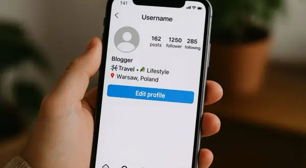Profil blogera na Instagramie z Warszawy. Widoczna czcionka na Instagramie, statystyki postów, obserwujących i obserwowanych.