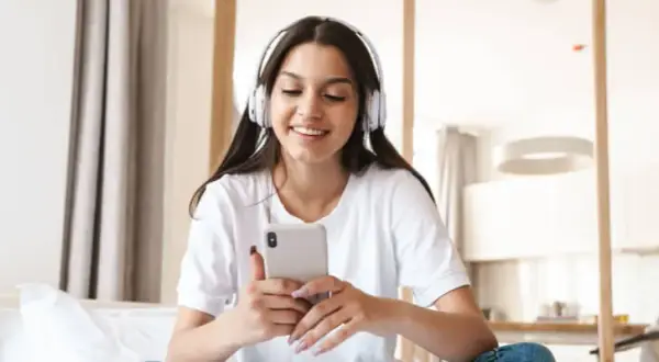 Jak podłączyć słuchawki JBL do telefonu - proste kroki i porady