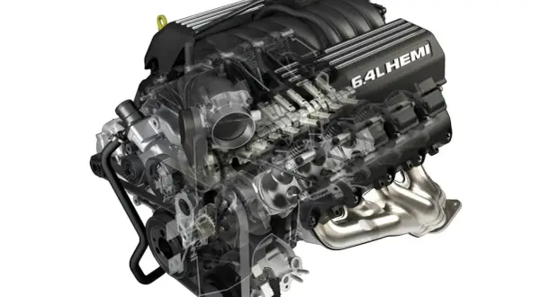 Przekrój silnika 6.4L HEMI z widocznymi elementami wewnętrznymi, takimi jak zawory i wałki rozrządu.