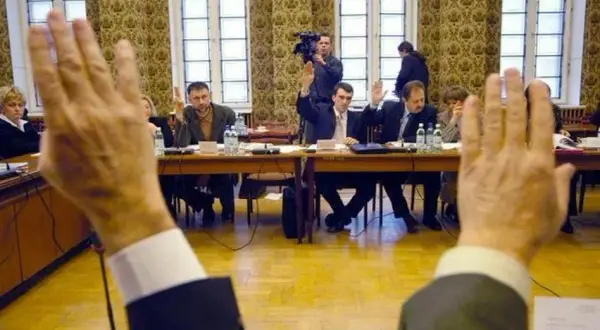 Jak odwołać prezesa spółdzielni mieszkaniowej - uniknij błędów w procedurze