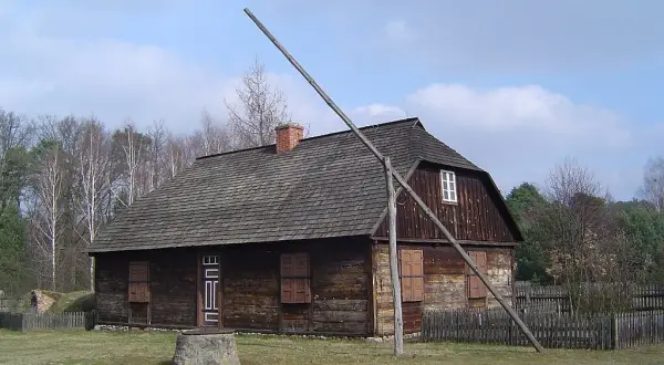 Skansen budownictwa puszczańskiego: odkryj fascynującą historię i atrakcje