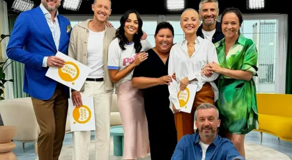 Grupa prowadzących "Dzień Dobry TVN" pozuje do zdjęcia. Czy to właśnie oni znają prawdziwe powody nagłego odejścia prowadzącego z programu śniadaniowego?