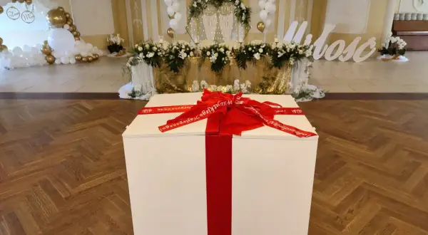 Jak zrobić pudło z balonami - proste kroki do wyjątkowej dekoracji