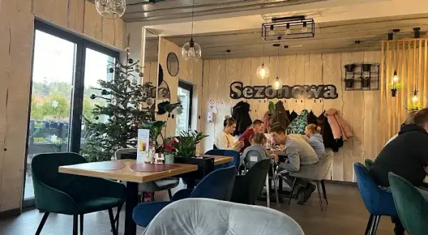 Gdzie zjeść w Szklarskiej Porębie? Najlepsze restauracje na każdą okazję