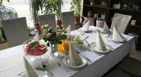 Gdzie zjeść w Zwierzyńcu? Odkryj najlepsze lokalne restauracje