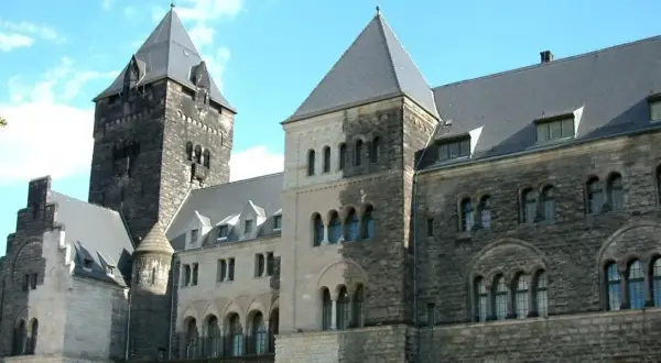 Zamek Cesarski w Poznaniu: Fascynująca Historia i Tajemnice Architektury