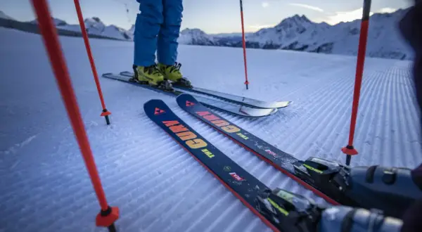 Narty Fischer "The CURY" gotowe do jazdy. Sprawdź zieleniec ski cennik i ruszaj na stok!