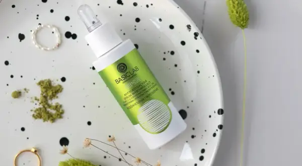 Jakie serum do cery mieszanej pomoże zniwelować nadmiar sebum?