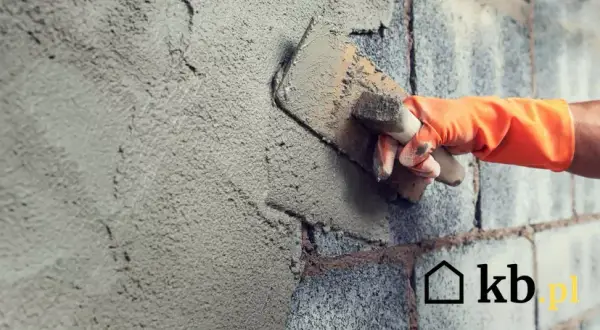 Ile łopat cementu w worku 25 kg? Liczymy i mieszamy beton!