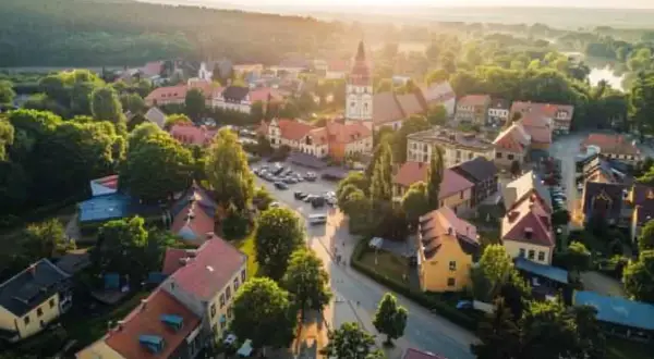 Żołędnica: Najciekawsze atrakcje turystyczne w miejscowości Żołędnica