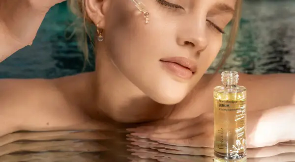 Senelle Rewitalizujące Serum: Witamina C, Stoechiol prawdziwy przełom?