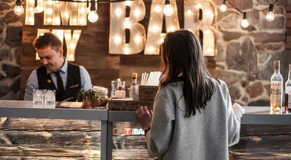 Barman na wesele o co pytać, aby uniknąć nieprzyjemnych niespodzianek