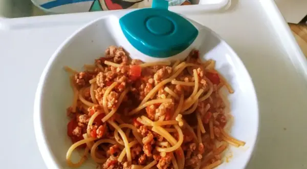 Spaghetti bolognese dla dzieci: Przepis na pyszny obiad malucha