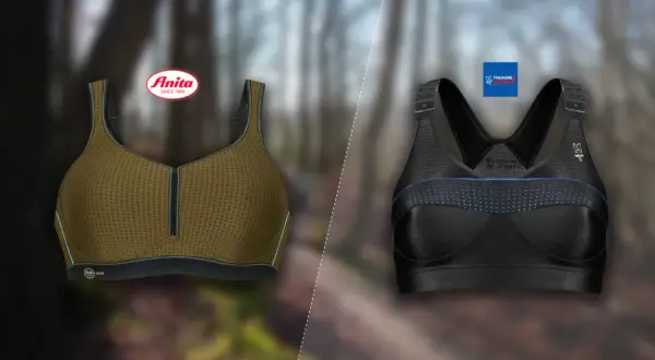 Deux soutiens-gorge de sport femme, un kaki Anita et un noir Thuasne, prêts pour l'aventure en forêt.