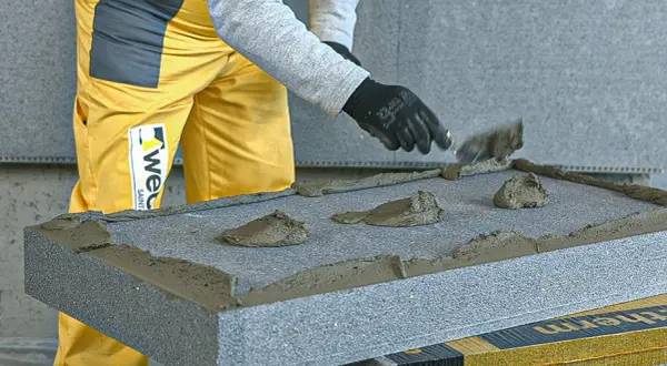 Ile schnie klej do styropianu? Poznaj kluczowe czasy schnięcia