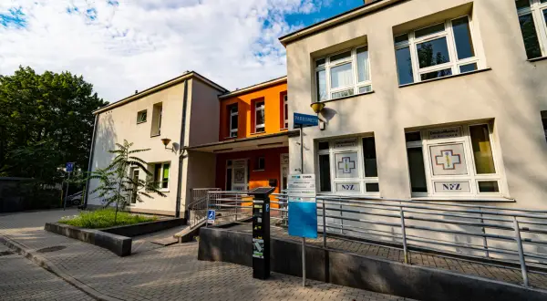 Ortopeda NFZ Poznań: Jak znaleźć i skrócić kolejkę?