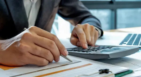 Jak rozliczać wynajem mieszkania i uniknąć kar finansowych?