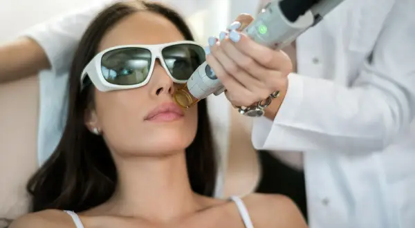 Laser frakcyjny: Ile sesji naprawdę potrzebujesz? Plan kuracji