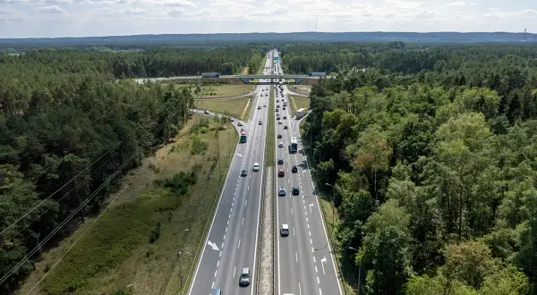Jakie warunki na autostradzie A1? Uniknij opłat w korkach latem