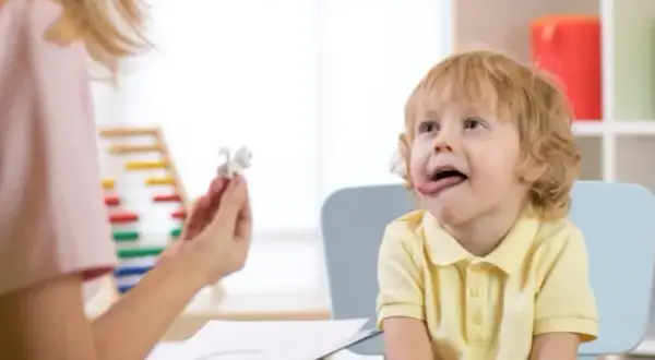 Afazja rozwojowa: objawy u dzieci, diagnoza i jak pomóc