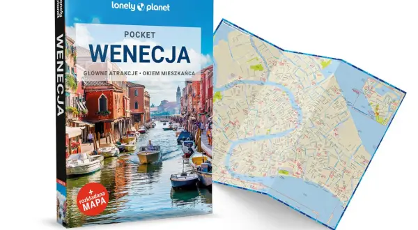 Książka "Wenecja Pocket" Lonely Planet i rozkładana mapa Wenecji.