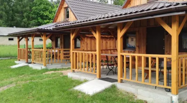 Domki przy stadninie Radawa – idealne miejsce na relaksujący wypoczynek