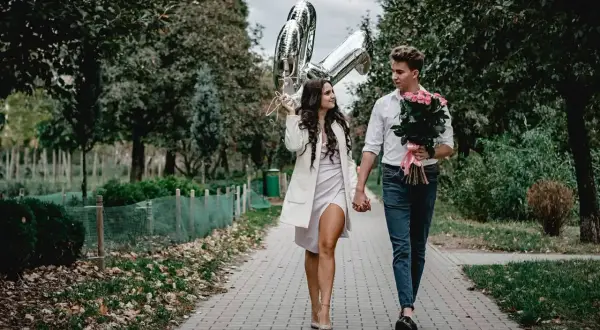 Ile bierze fotograf za 18 urodziny? Sprawdź ceny i pakiety
