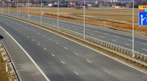 Ile kosztuje 1 km asfaltu? Sprawdź, co wpływa na cenę budowy