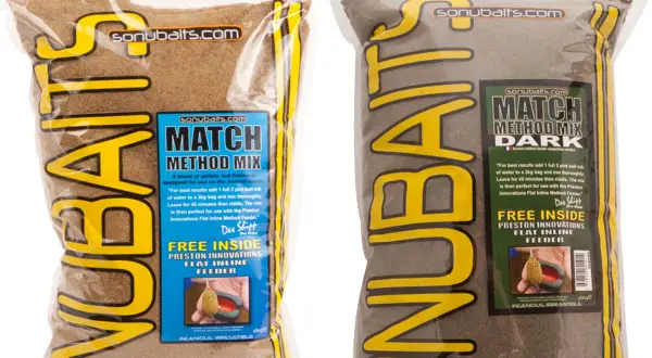 Dwie torby Sonubaits Match Method Mix: jasna i ciemna. Idealne do metody, z gratisowym podajnikiem Preston.