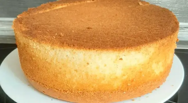 Upiecz spody do tortu wcześniej! Ile dni i jak zachować świeżość?