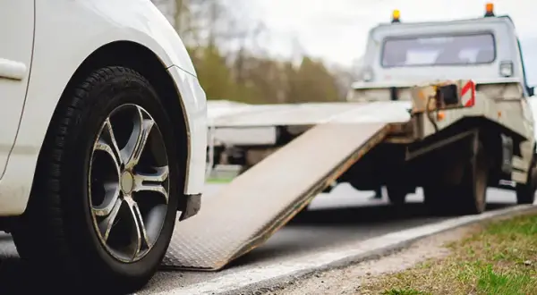 Holowanie automatu Mercedes – jak to zrobić bezpiecznie i skutecznie