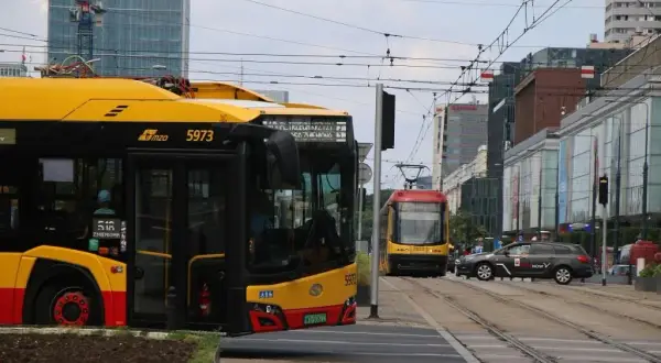 ZTM Warszawa: Rozkład jazdy autobusów Jak go sprawdzić w 30 sekund?