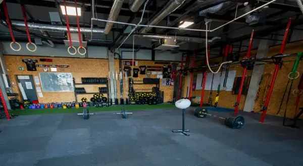 Gdzie trenować crossfit we Wrocławiu? Sprawdź najlepsze kluby