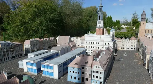 Skansen Pobiedziska: Odkryj niezwykłe miniatury i atrakcje turystyczne