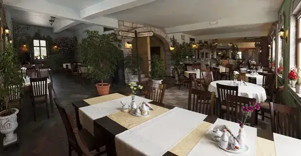 Kuchnia regionalna Katowice: odkryj smaki Śląska i najlepsze restauracje