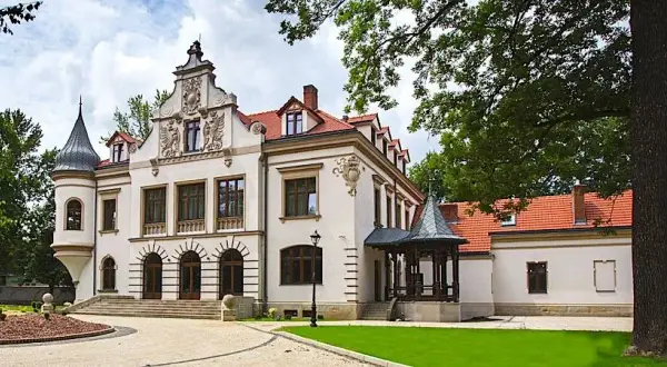 Pałac Polanka Krosno: luksusowy hotel z bogatą historią i komfortem
