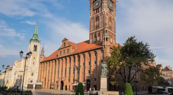 Toruń: Co zwiedzić? Przewodnik po atrakcjach i weekendzie