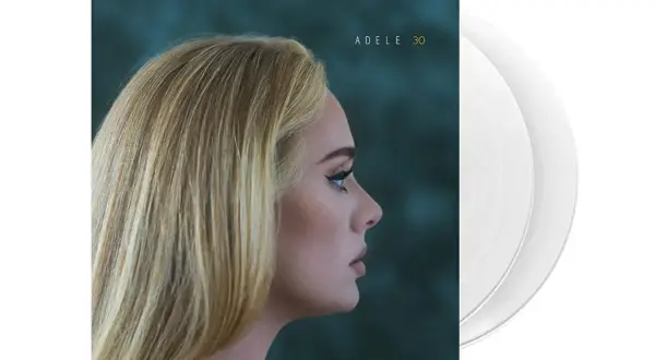 Adele 30 - okładka albumu z wokalistką w profilu i białymi płytami winylowymi.