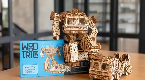 Drewniana układanka przestrzenna: robot i ciężarówka z serii Modern Machinery.