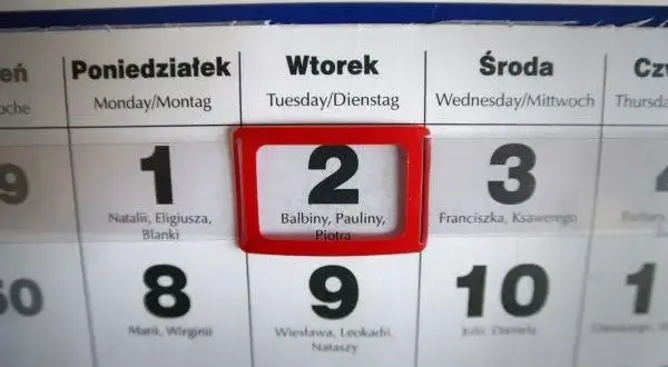 Zniesienie terminu rozprawy: co oznacza, przyczyny i jak postępować?
