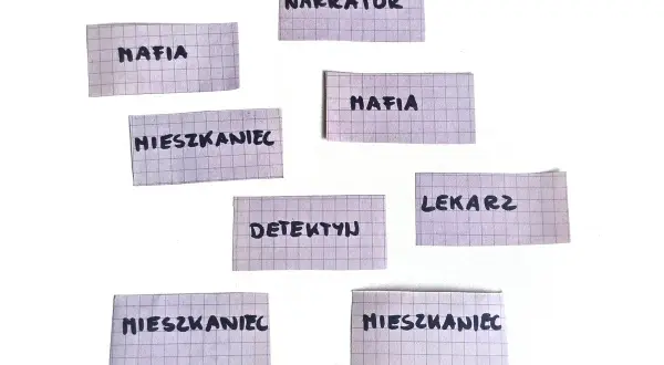 Karty z rolami do gry "Mafia": Narrator, Mafia, Mieszkaniec, Detektyw, Lekarz. Kto wygra w tej grze bez kart?